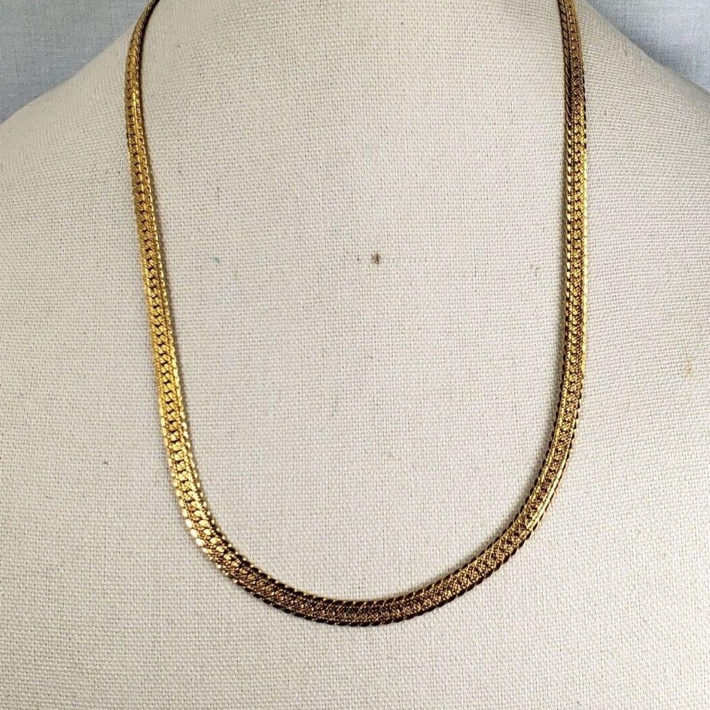 Vintage 1980s Napier Gold Tone Herringbone 15 in necklace